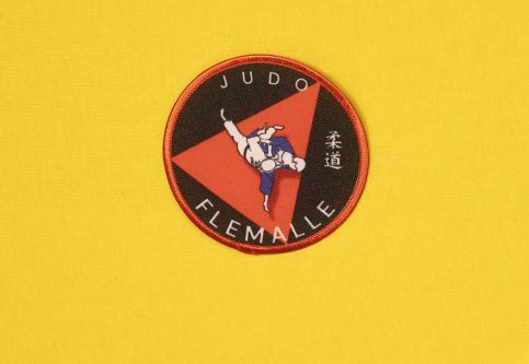 Thermoklebende, sublimierte Abzeichen für die Mitglieder des Judoclubs von Flémalle.