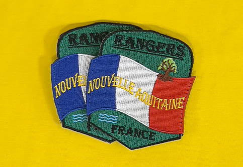 Bestickte Patches mit der französischen Flagge für einen Umweltschutzverband